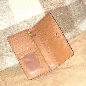 Fossil wallet!